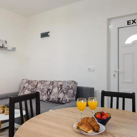 In Okrug Gornji With Sea View, Balcony, Air Conditioning, Wifi 5134-7 Apartment *