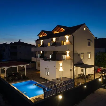 In Okrug Gornji With Sea View, Balcony, Air Conditioning, Wifi 5134-7 Apartment