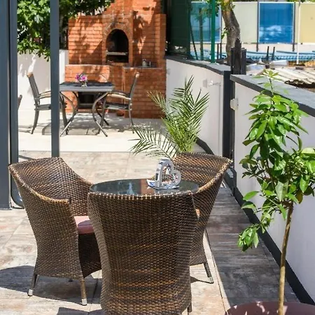 In Okrug Gornji With Sea View, Balcony, Air Conditioning, Wifi 5134-7