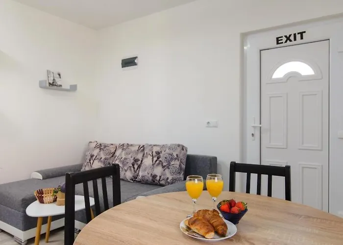 In Okrug Gornji With Sea View, Balcony, Air Conditioning, Wifi 5134-7 Appartement *